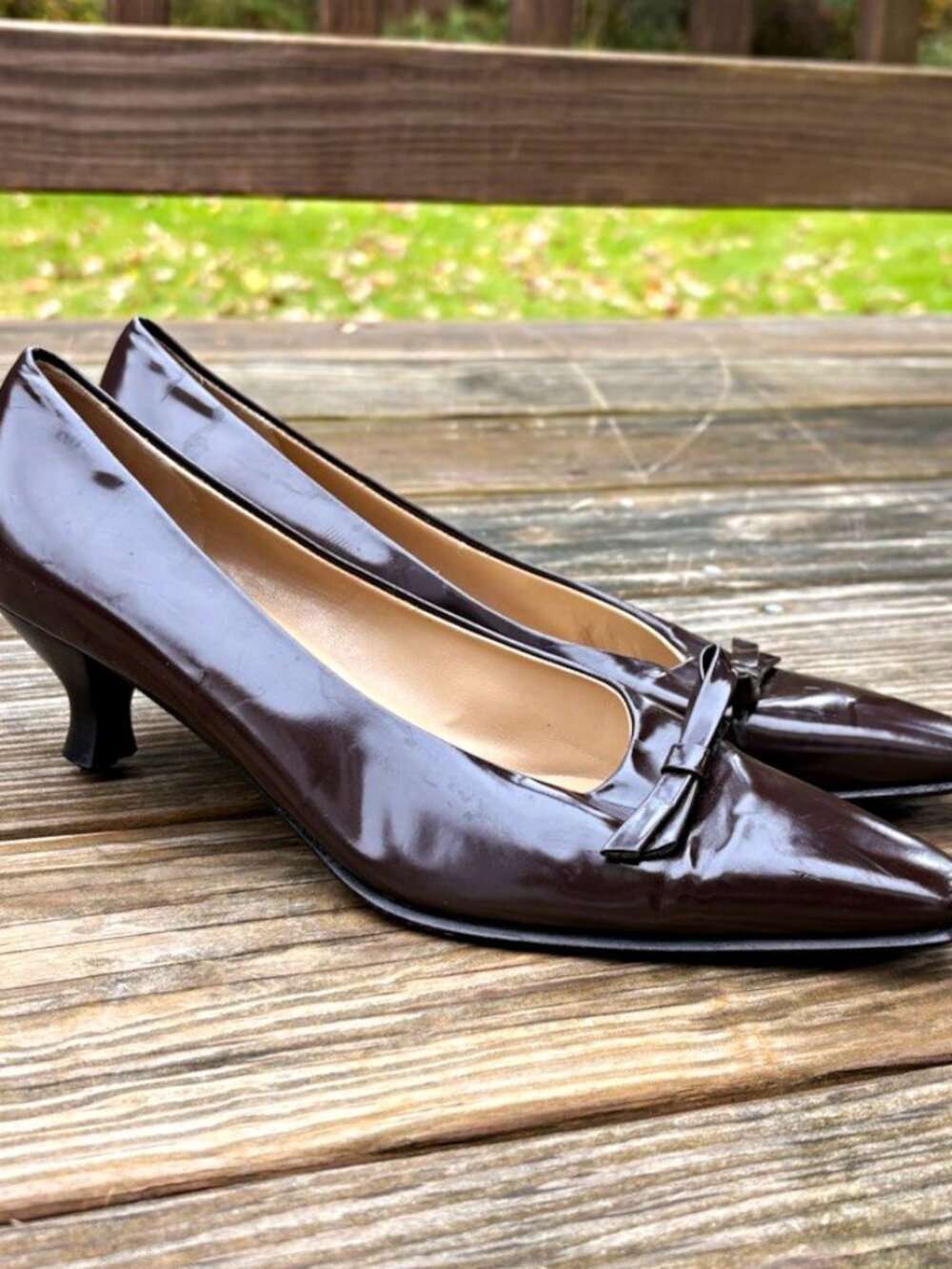 Vintage 90s Salvatore Ferragamo Brown Patent Leather Bow Kitten Heels Pumps